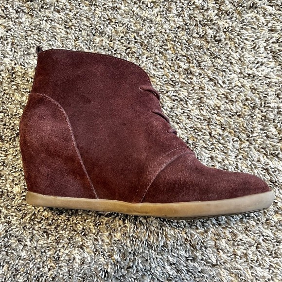 Minnetonka Burgundy Wine Red Suede Wedge Lace up Ankle Boots Booties Size 9 - Picture 4 of 11